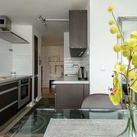 Architect's Central Apartment *