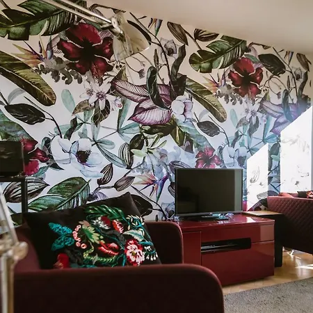 Architect's Central Apartment *